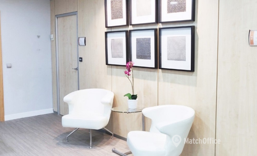 Book a 38 m² Conference space in Madrid Chamberi, Calle Zurbano 45 (28010) - 2 | MatchOffice.com