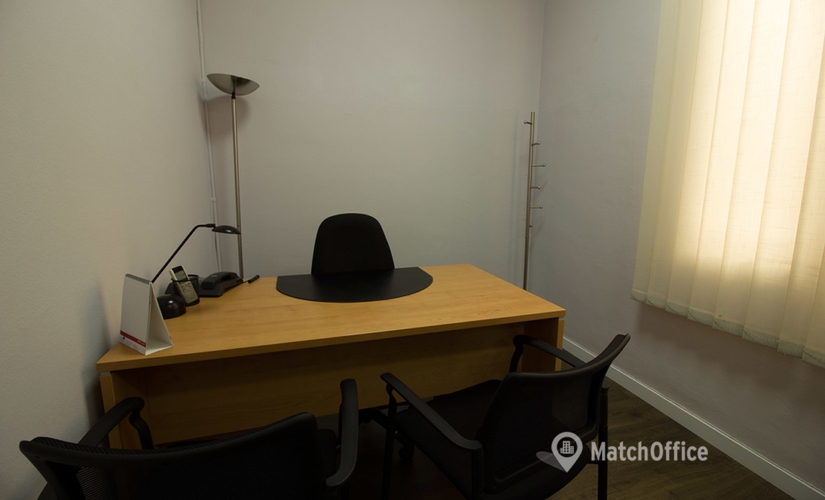 Alquile oficinas temporales en Barcelona 40 m², Pau Claris 97 4º - 13 | MatchOffice