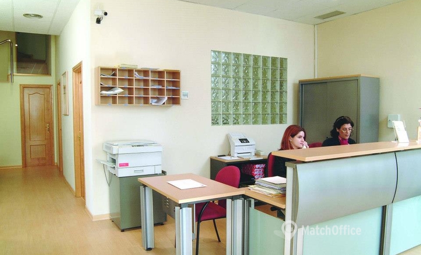 Reserve sala de conferencias en Málaga 35 m², Paseo Marítimo Ciudad de Melilla - 1 | MatchOffice.es