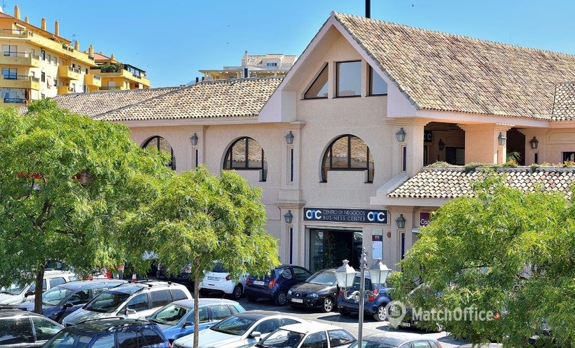 Alquile sala de juntas en Málaga 30 m², Avenida Virgen del Rocío - 3 | MatchOffice.es