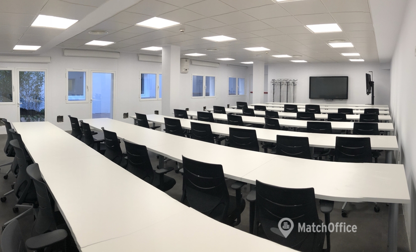 Book a 15 m² Convention center in Madrid Retiro, Calle Doctor Castelo 44 (28009) - 1 | MatchOffice