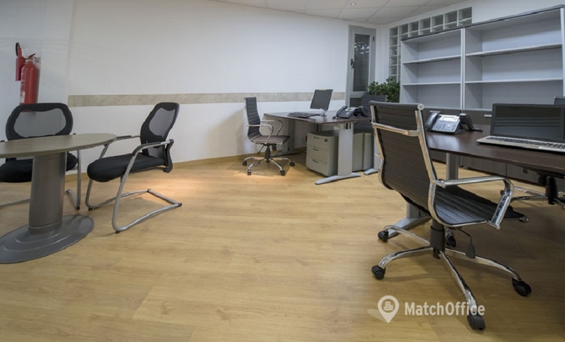 Explore oficinas compartidas en les Corts 70 m², Calle de Beethoven - 1 | MatchOffice
