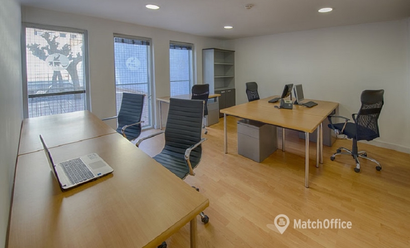 Explore comfortable a 80 m² Co-working in Barcelona Sants Monjuïc, Calle Vilamarí (08015) - 1 | MatchOffice.com