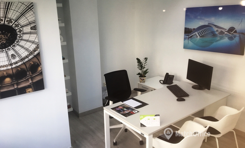 24 m² Business space place for rent in Valencia, Carrer de Colón 4 (46004) - 1 | MatchOffice