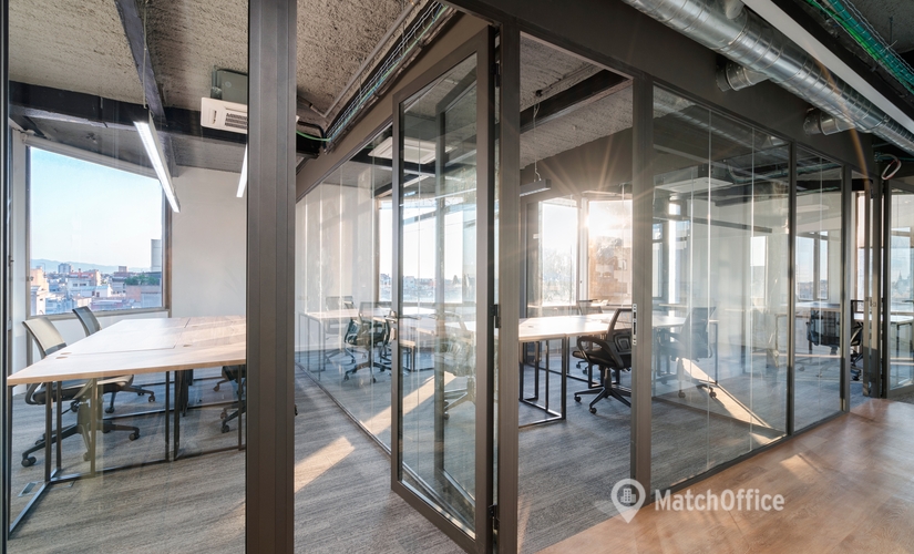 70 m² Business center property for rent in Barcelona, Plaza de Urquinaona 6 (08010) - 0 | MatchOffice.com