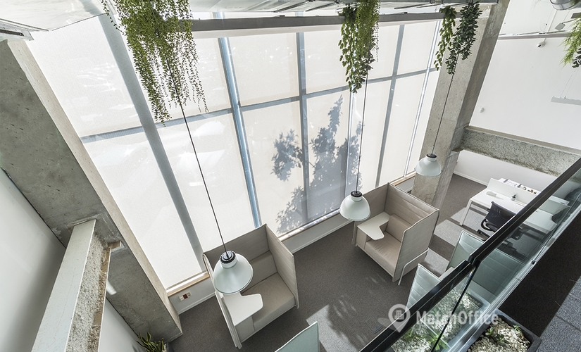 Observe oficinas compartidas en València 600 m², Carrer d'Astúries 61 - 0 | MatchOffice.es