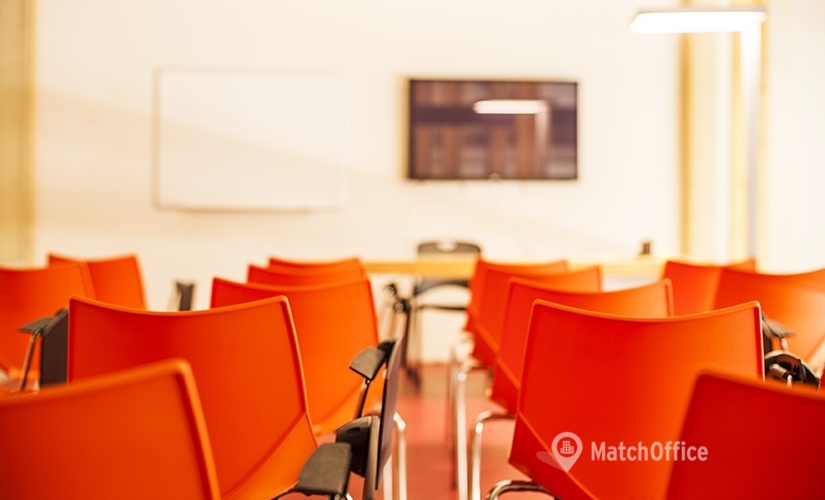Choose a 38 m² Conference center in Barcelona, Carrer de Blesa 27 (08004) - 1 | MatchOffice