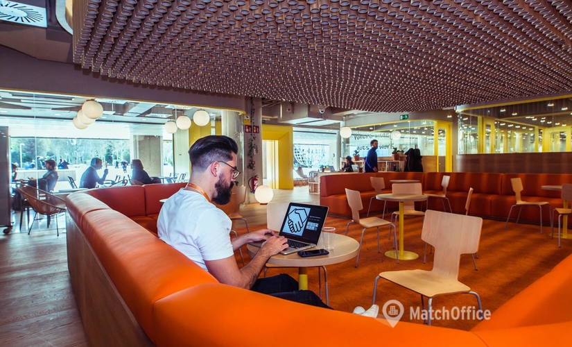 Explore coworking en Madrid Centro 1500 m², Plaza Pablo Ruiz Picasso - 2 | MatchOffice