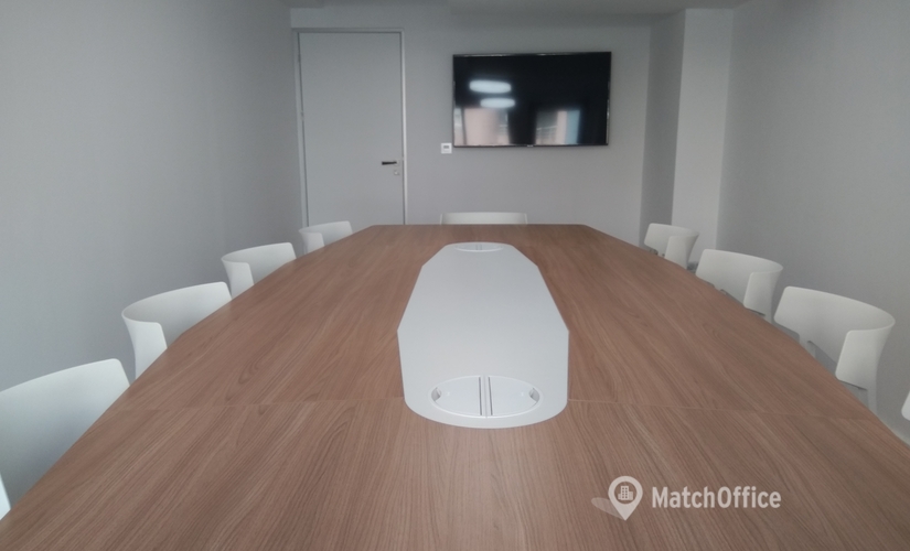Book a 20 m² Conference room in Alicante, Avenida Maisonnave (03003) - 1 | MatchOffice.com