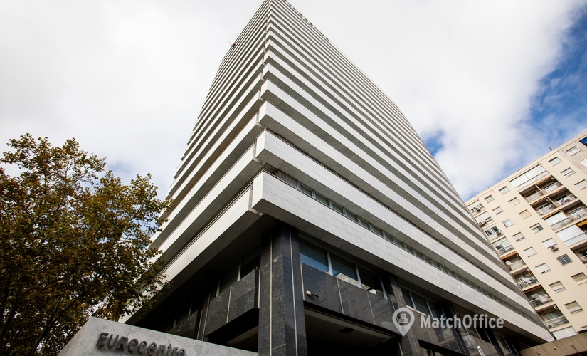 Explore oficinas compartidas en Madrid Centro 78 m², Calle Capitán Haya 1 - 2 | MatchOffice.es