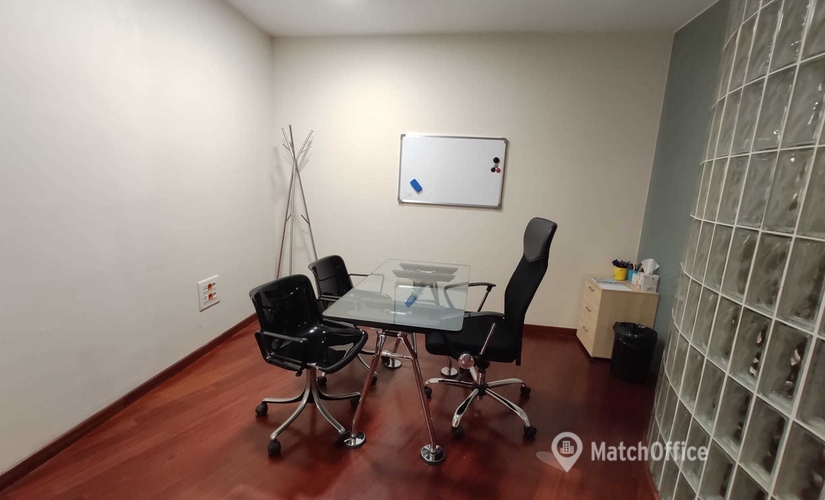 Book a 100 m² Conference space in Valencia, Avinguda del Primat Reig (46020) - 1 | MatchOffice.com
