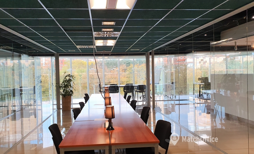Reserve sala de conferencias en Pamplona 60 m², Calle de Arcadio María Larraona - 9 | MatchOffice