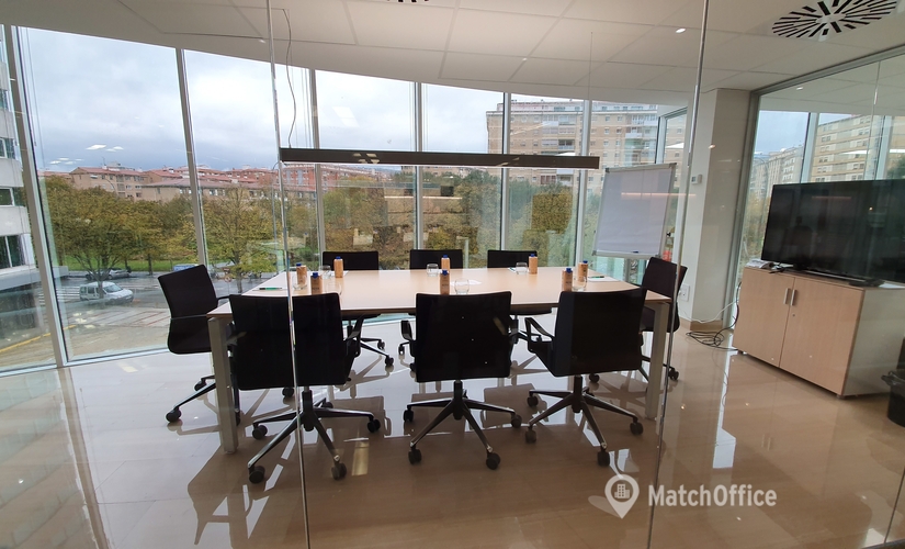 Elija sala de reuniones en Pamplona 60 m², Calle de Arcadio María Larraona - 11 | MatchOffice