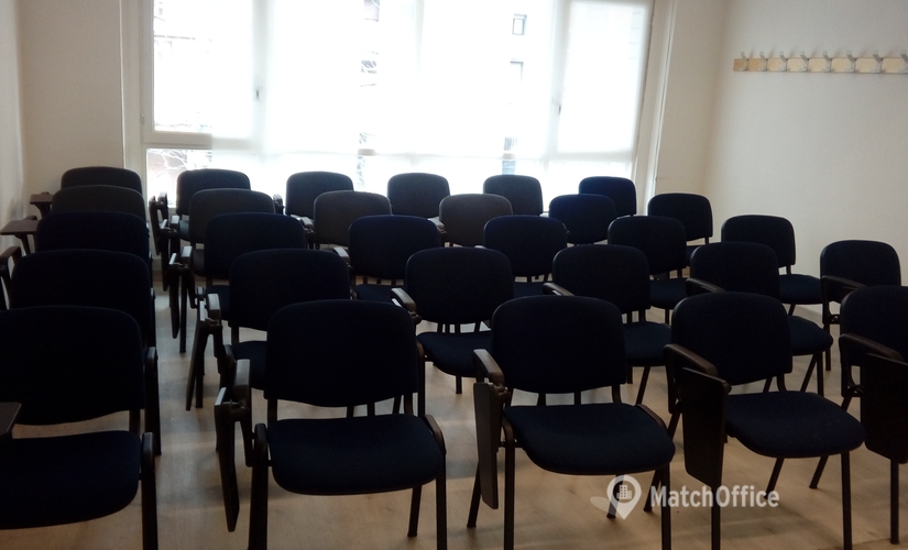 Rent a 32 m² Conference hall in Bilbao, Avenida del Ferrocarril (48012) - 2 | MatchOffice.com
