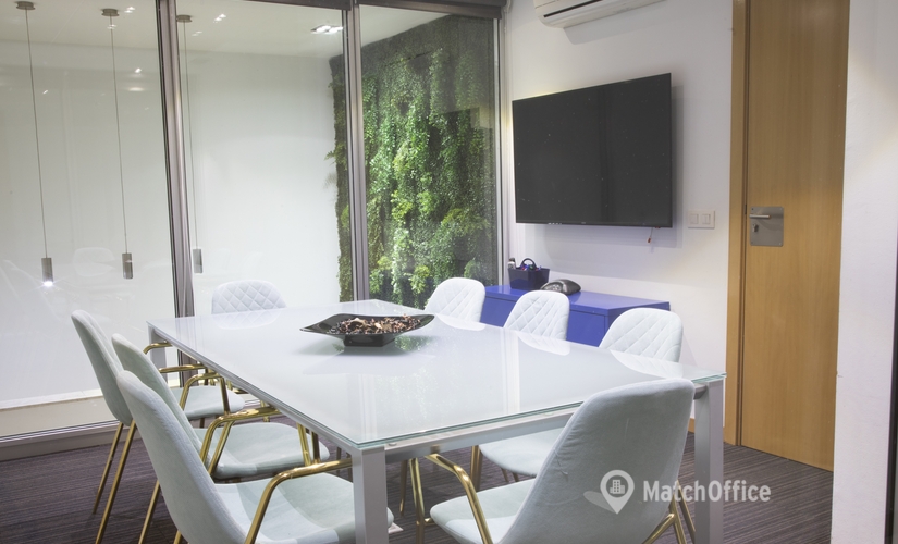 Reserve sala de reuniones fiable en Madrid Centro 50 m², Paseo de la Castellana 153 Bajo - 0 | MatchOffice