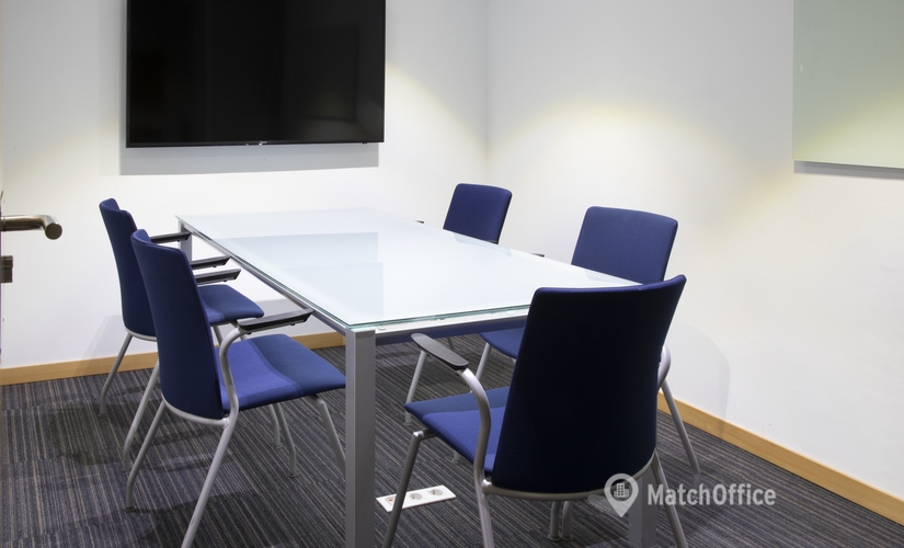 Reserve sala de reuniones equipada en Madrid Centro 50 m², Paseo de la Castellana 153 Bajo - 4 | MatchOffice.es
