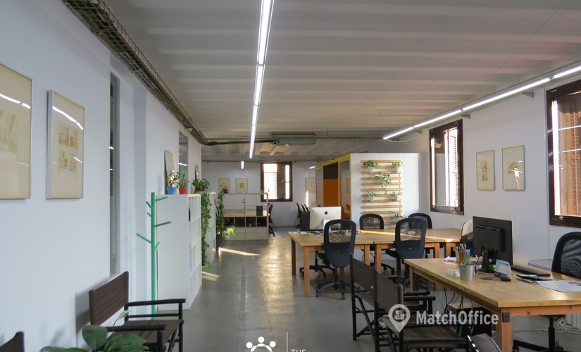 Observe oficinas de coworking en Barcelona 300 m², Plaça Reial 18 - 4 | MatchOffice
