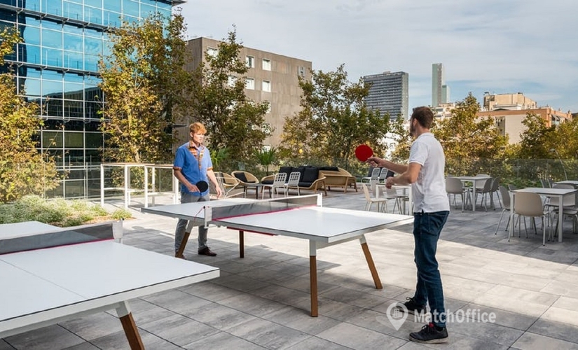Explore oficinas temporales en Barcelona 150 m², Carrer de Pallars - 1 | MatchOffice.es