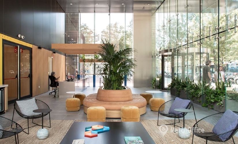 Alquile oficinas temporales en Barcelona 150 m², Carrer Tànger 86  - 1 | MatchOffice.es
