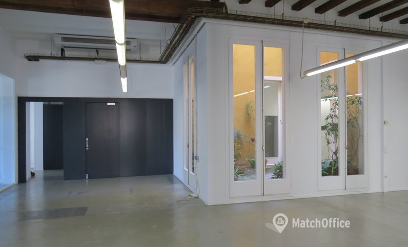 Centros de negocio disponible para alquilar en Barcelona 335 m², Plaça Reial 18 - 3 | MatchOffice.es