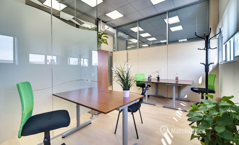 Explore oficinas de coworking en Madrid Centro 28 m², Calle de Isabel Colbrand 10-12 Plt 5 Ofic 151 - 2 | MatchOffice.es