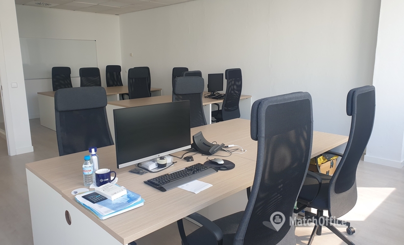 Lease suitable a 48 m² Shared workspace in Madrid Hortaleza, Avda Manoteras 24 (28050) - 4 | MatchOffice.com