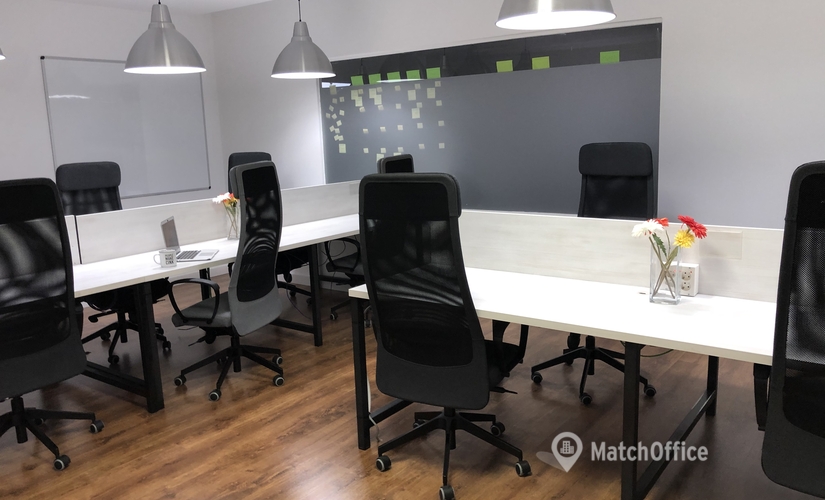 Join comfortable a 27 m² Shared workspace  in Madrid Chamartín, Calle Henri Dunant (28036) - 0 | MatchOffice.com