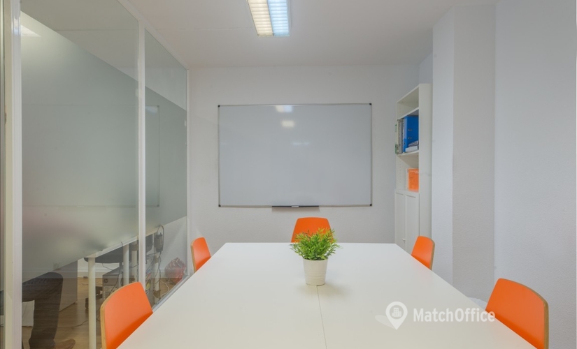 Reserve sala de juntas fiable en Málaga 55 m², Calle Alejandro Dumas 17 - 3 | MatchOffice.es