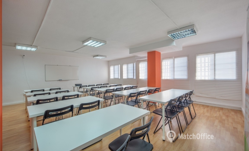 Alquile sala de reuniones acogedora en Málaga 55 m², Calle Alejandro Dumas 17 - 4 | MatchOffice