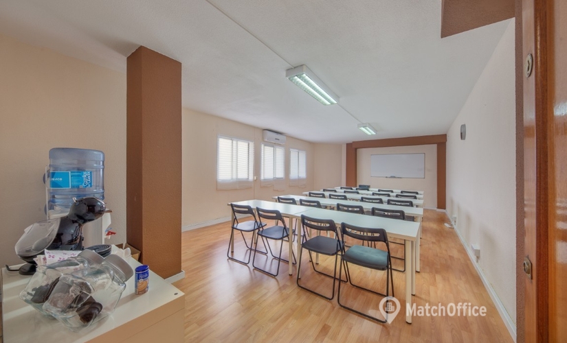 Alquile oficinas compartidas en Málaga 55 m², Calle Alejandro Dumas 17 - 1 | MatchOffice