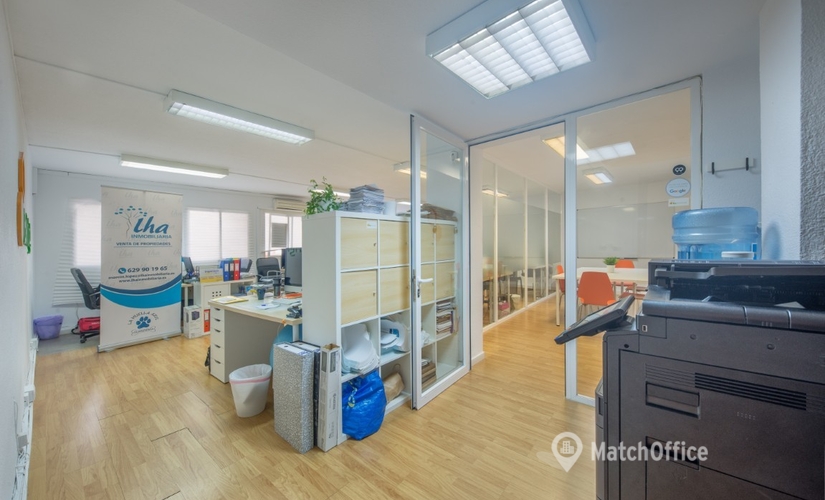 Alquile oficinas de coworking en Málaga 55 m², Calle Alejandro Dumas 17 - 4 | MatchOffice
