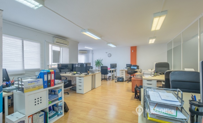Alquile oficinas temporales en Málaga 55 m², Calle Alejandro Dumas 17 - 0 | MatchOffice.es