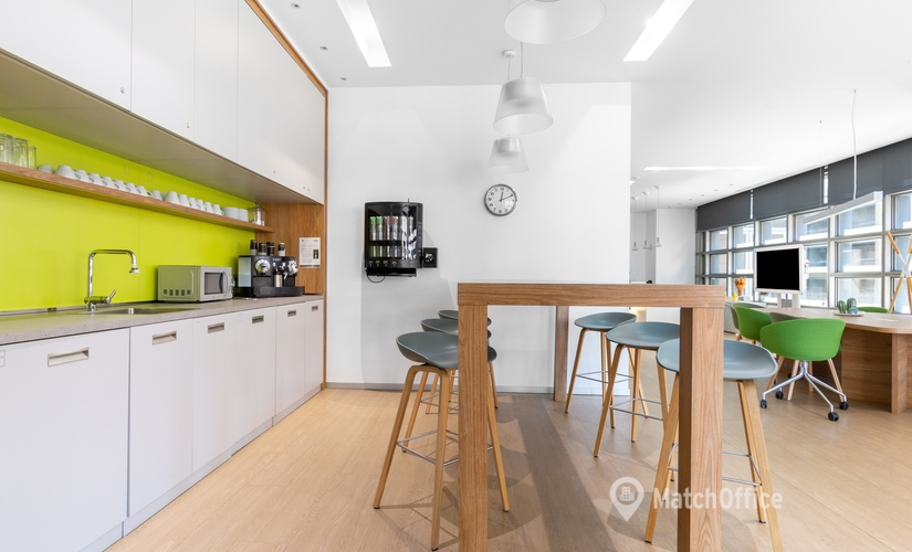 90 m² Coworking space in Zaragoza, Avenida de Juan Pablo II 35 (50009) - 2 | MatchOffice.com