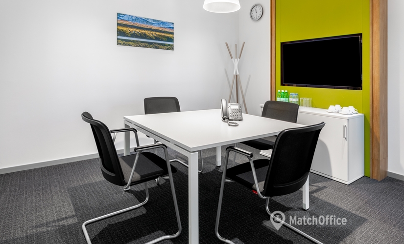 Reserve sala de juntas acogedora en Zaragoza 90 m², Avenida de Juan Pablo II 35 - 0 | MatchOffice.es