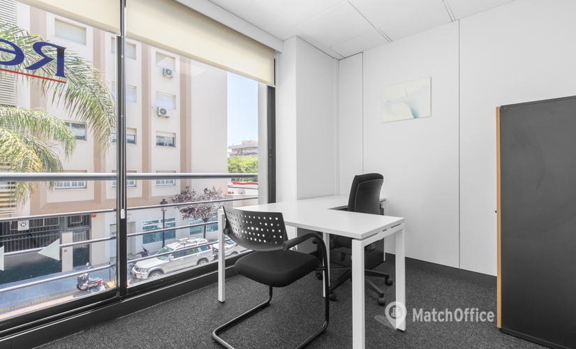 Oficina comercial asequible en alquiler en Marbella 70 m², Avenida Ricardo Soriano 72 - 3 | MatchOffice.es