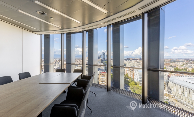 Explore oficinas de coworking en Madrid Centro 300 m², Paseo de la Castellana 95 - 4 | MatchOffice