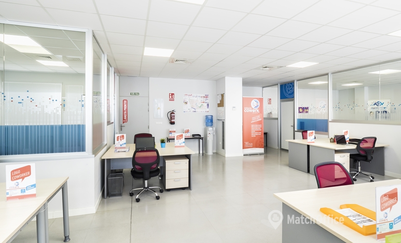 Join comfortable a 100 m² Shared office in Valladolid, Calle Galena 41 (47012) - 2 | MatchOffice