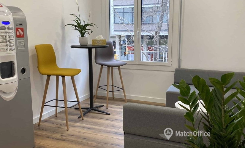 Reserve sala de reuniones acogedora en Eixample 10 m², Via Augusta 29 - 1 | MatchOffice