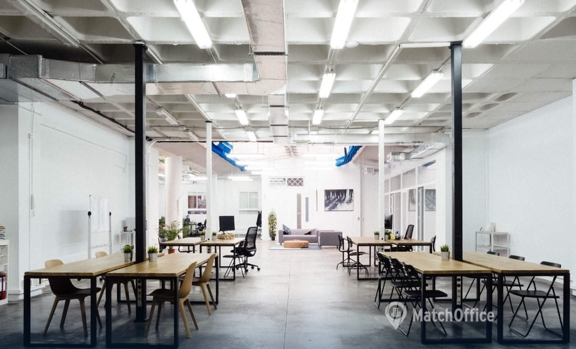 Explore oficinas compartidas en Sevilla 250 m², Calle Bajeles 15 - 0 | MatchOffice.es