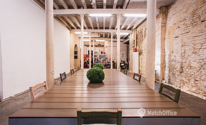 Elija sala de conferencias acogedora en Sevilla 200 m², Calle Siete Revueltas 33 - 3 | MatchOffice
