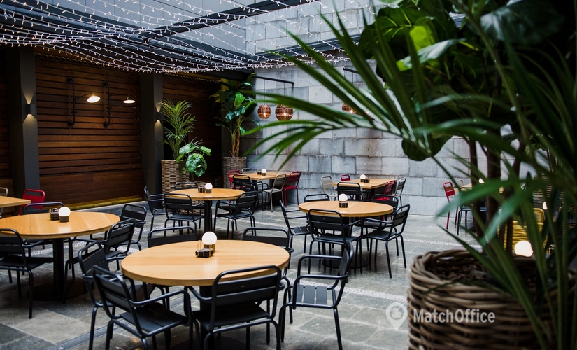 Reserve sala de conferencias acogedora en Málaga 17 m², Hotel Molina Lario. Calle Molina Lario 22 - 2 | MatchOffice
