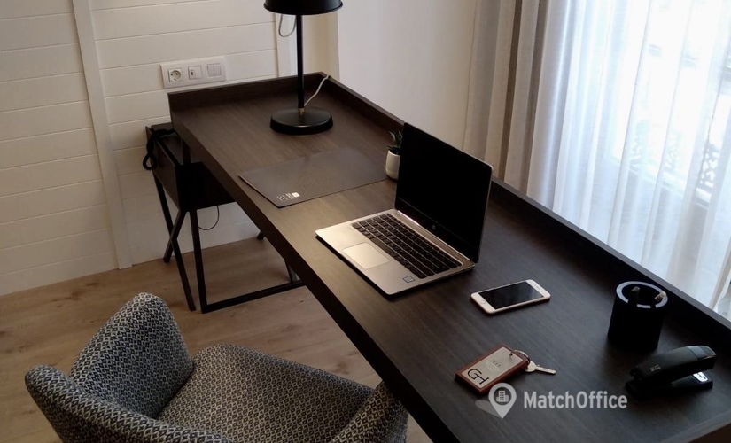 Alquile sala de reuniones acogedora en Málaga 17 m², Hotel Molina Lario. Calle Molina Lario 22 - 4 | MatchOffice