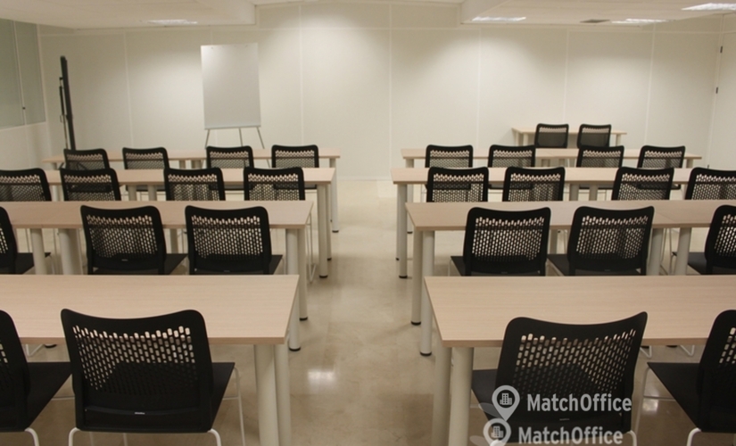 Observe oficinas compartidas en Madrid Tetuán 180 m², Glorieta de Cuatro Caminos 6 - 1 | MatchOffice