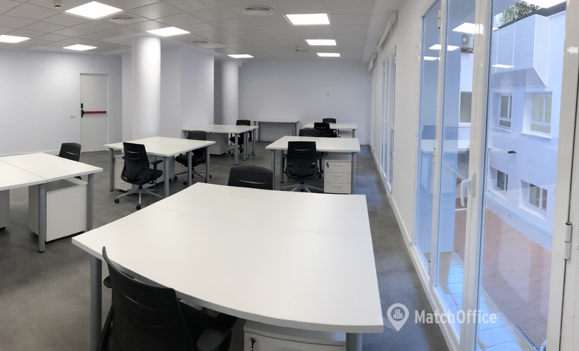 Elija sala de juntas acogedora en Madrid Retiro 300 m², Calle Doctor Castelo 44 - 2 | MatchOffice