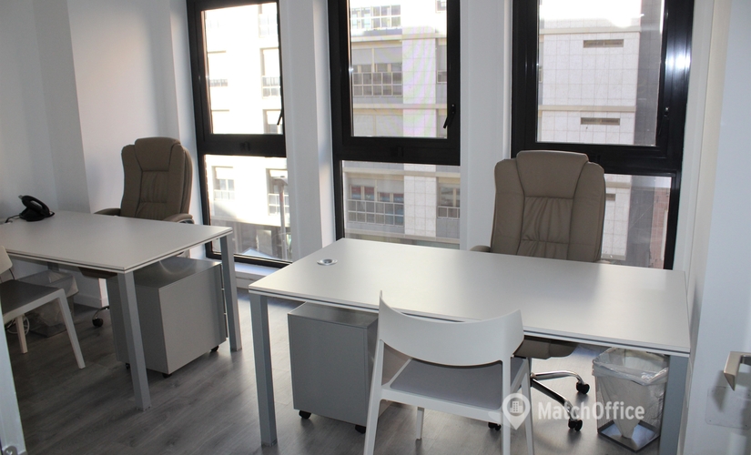 Explore oficinas de coworking en Alicante 250 m², Avenida Maisonnav 41 - 1 | MatchOffice