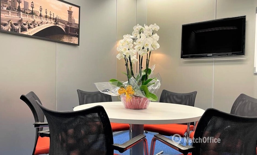 Alquile sala de conferencias acogedora en Alcobendas 50 m², Calle de Anabel Segura - 7 | MatchOffice.es