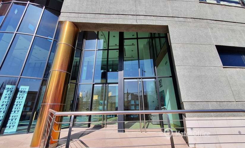 2200 m² Commercial office for rent in Granada, Avenida Fernando de los Ríos 35, 18100 - 1 | MatchOffice.com