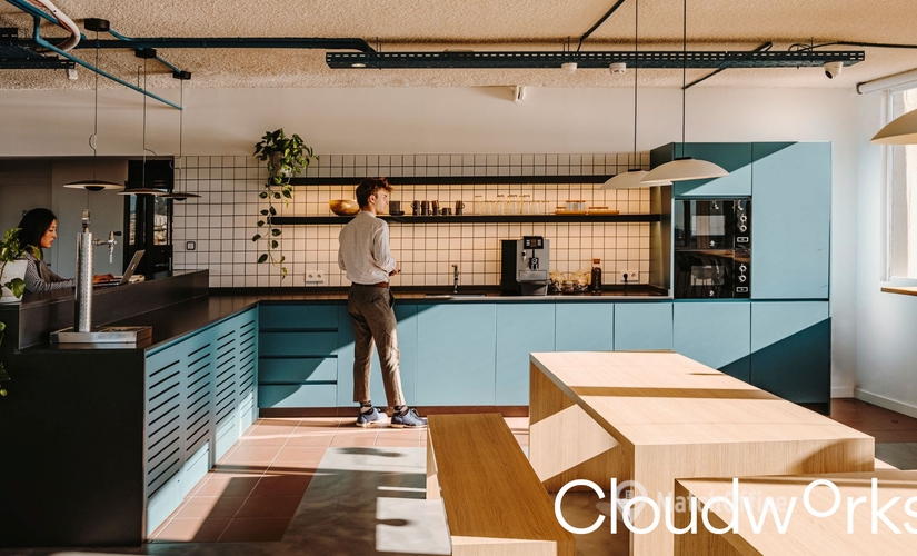 Alquile oficinas de coworking en Ciutat Vella 280 m², Avinguda de les Drassanes 6 - 4 | MatchOffice