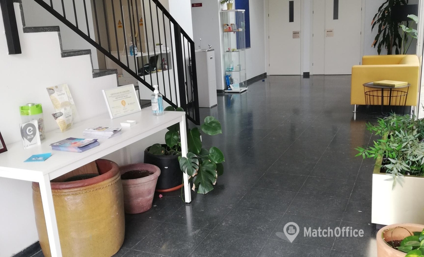 Parque empresarial disponible para alquilar en Sevilla 1500 m², C/Torre Pavas - 2 | MatchOffice.es