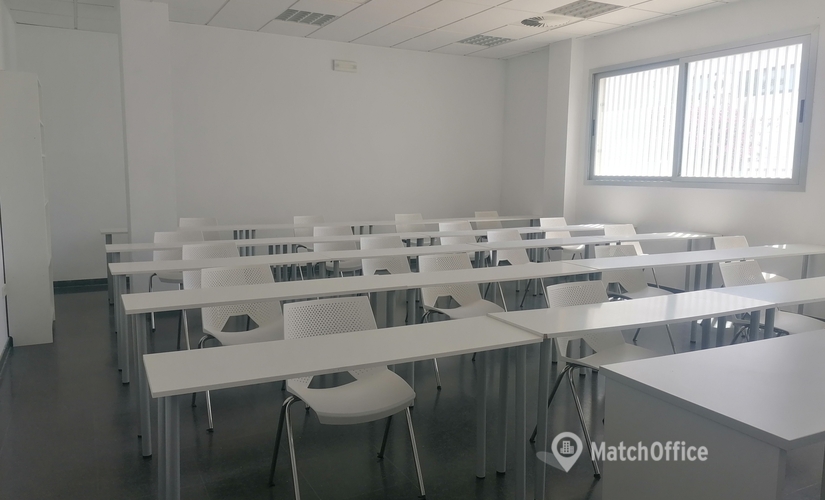 Parque empresarial en alquiler en Sevilla 1500 m², C/Torre Pavas - 3 | MatchOffice.es